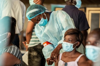 &Aacute;frica podr&iacute;a tener un n&uacute;mero mayor de muertes por Covid-19 del registrado: estudio