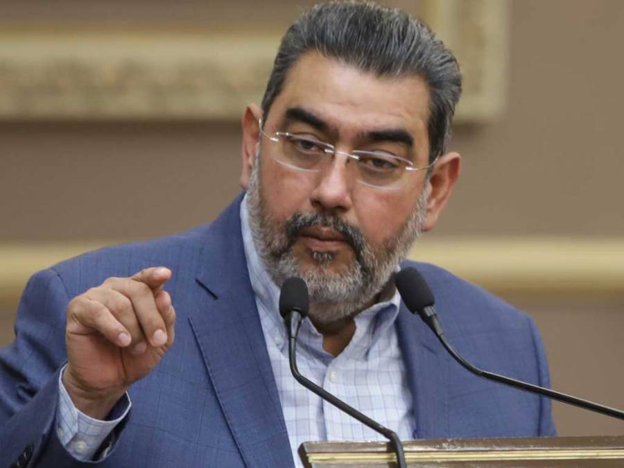 Congreso de Puebla nombró a Sergio Salomón Céspedes gobernador sustituto