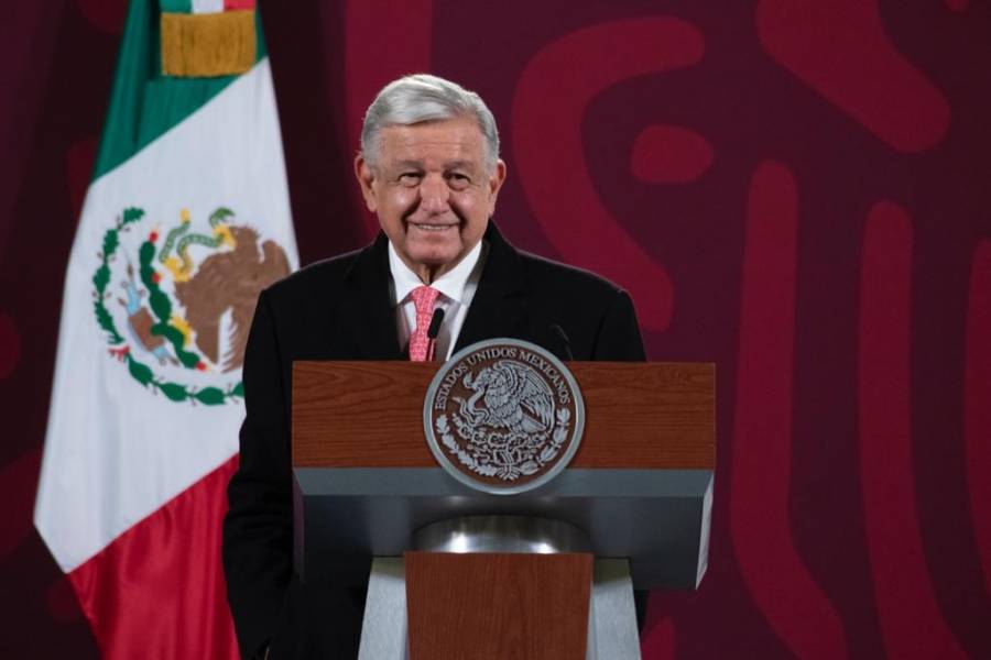 AMLO pide a Rosa Icela Rodríguez revisar caso de Colegio Williams