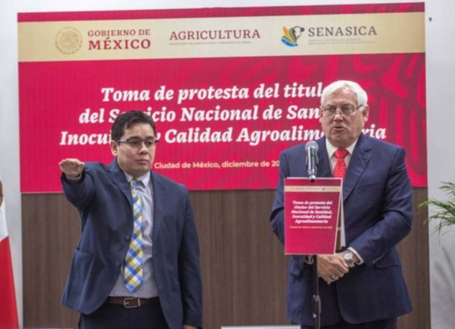 Toma posesión Francisco Javier Calderón Elizalde como nuevo director en jefe del Senasica