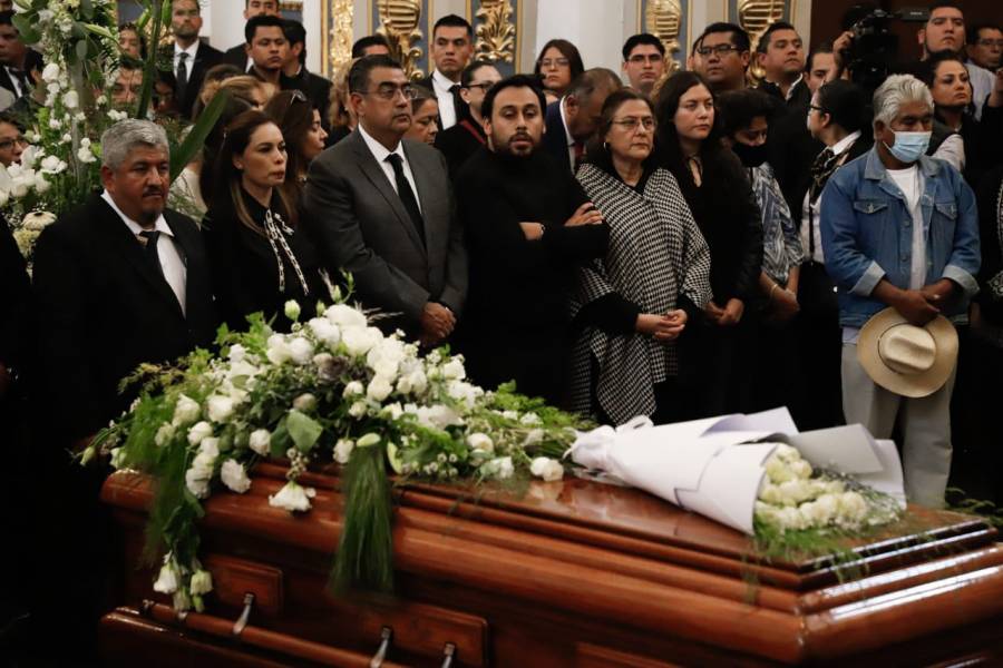 Cortejo fúnebre de Miguel Barbosa parte al Panteón de Tehuacán