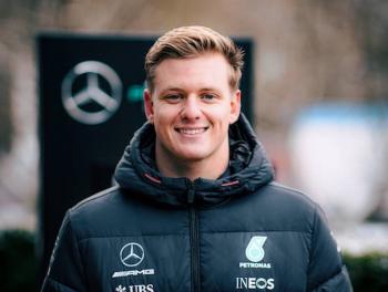 F1: Mick Schumacher recala en Mercedes como piloto reserva