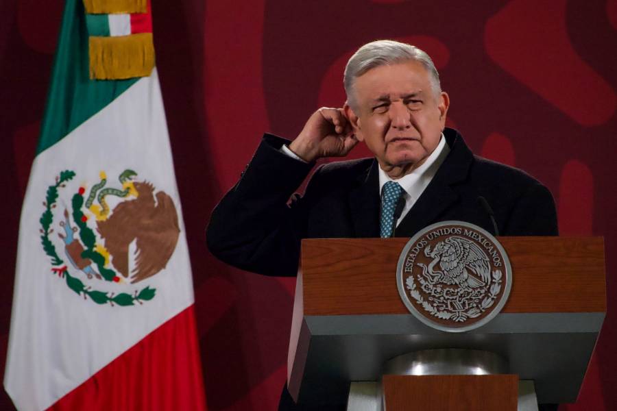 AMLO propondr&aacute; eliminar art&iacute;culo 33 tras pol&eacute;mica entre Calder&oacute;n y Mendieta