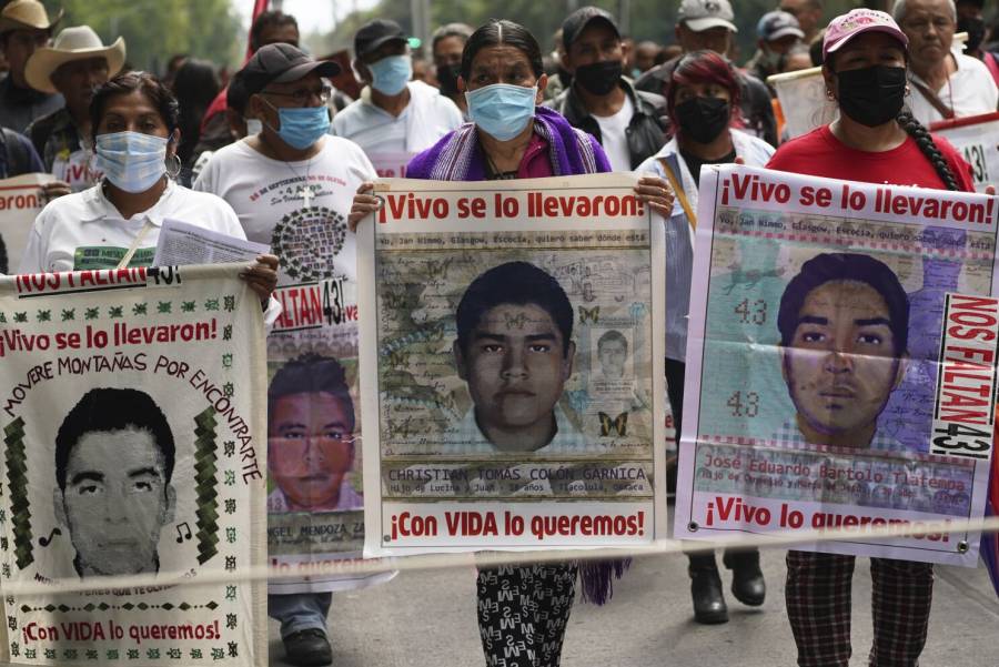 Ayotzinapa, juez deja sin efecto amparo a 3 militares presos