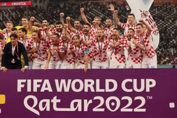 Croacia celebra su tercer puesto en las calles y el cielo de Zagreb