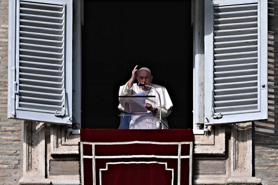 El papa Francisco pide el fin de las violencias en Perú