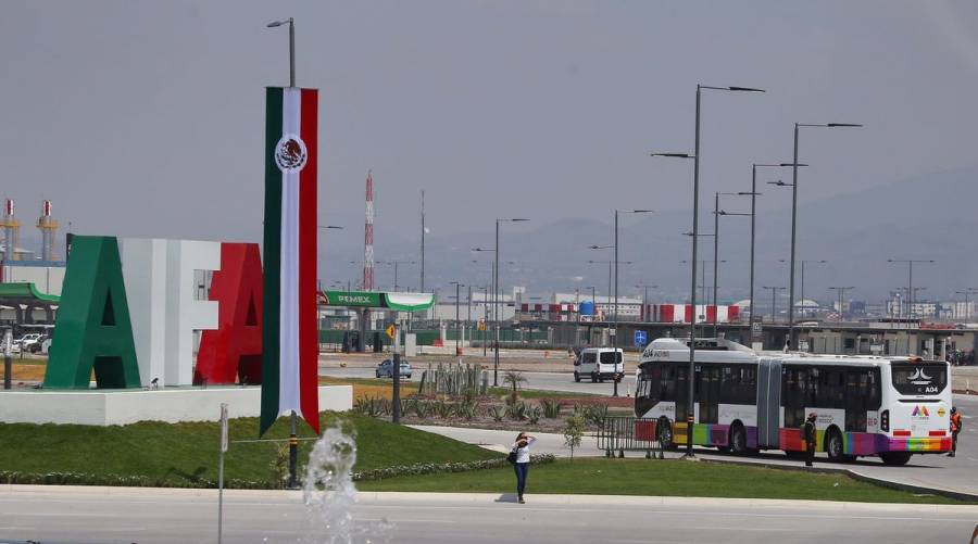 Llama AMLO a aerolíneas a usar el AIFA