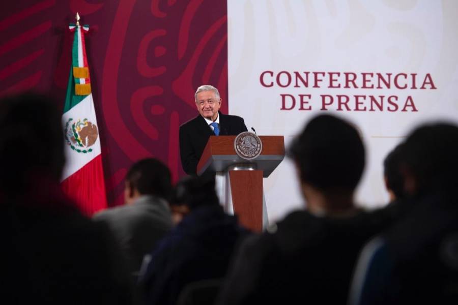 Aunque Monreal votó en contra de su plan B en materia electoral iría al frente de Morena en Senado: AMLO