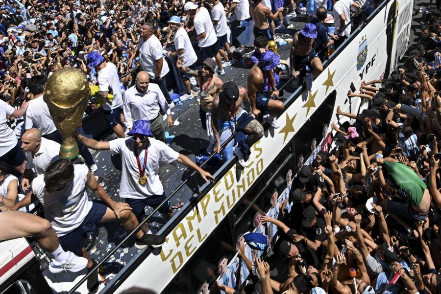 La fiesta de Messi y la selección argentina termina con un saludo desde helicópteros