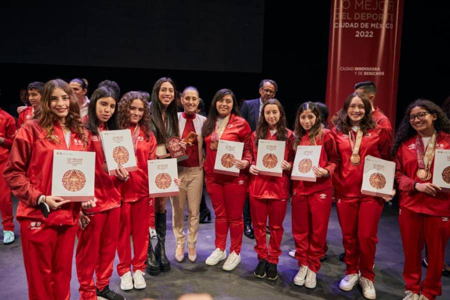 Sheinbaum premia a lo mejor del Deporte 2022 en la CDMX
