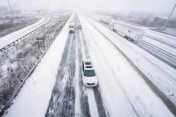 Intensa tormenta invernal afecta a m&aacute;s de 240 millones de estadounidenses en v&iacute;spera de Navidad