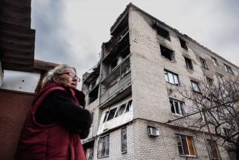 Zelenski denuncia bombardeo ruso en Jers&oacute;n como acto de 