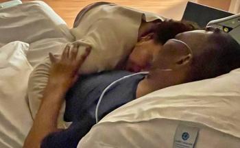Hija de Pel&eacute; comparte foto junto a su padre en el hospital: 