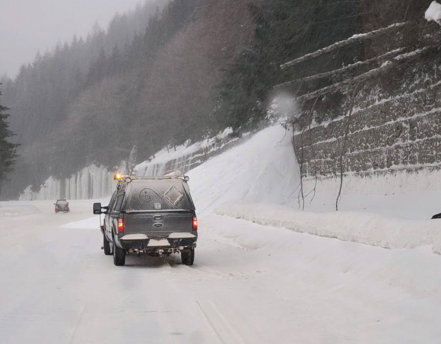 Reportan 17 muertos por tormenta invernal previo a Navidad en EU