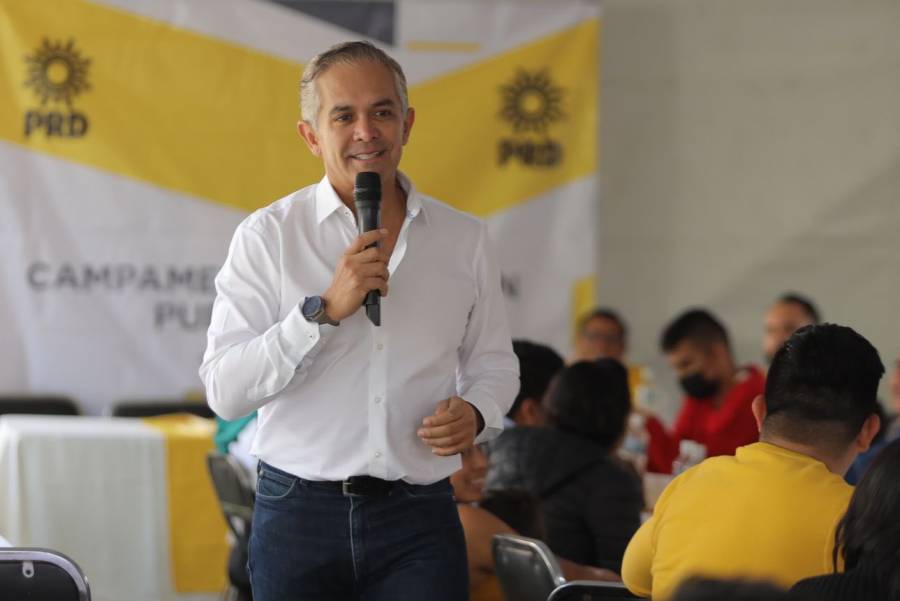 Miguel Ángel Mancera Espinosa reconoce labor de comunidad 2.0 del Senado