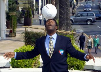 Cuatro acciones de genio de Pel&eacute; que lo convirtieron en mito