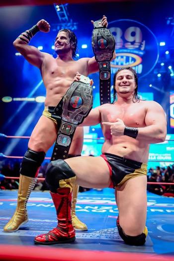 Niebla Roja y &Aacute;ngel de Oro, firmes Campeones Mundiales de Parejas