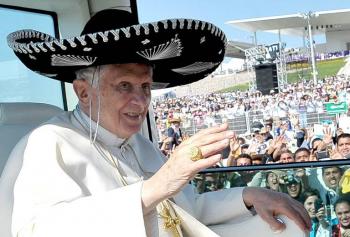 Falleci&oacute; Benedicto XVI, el 