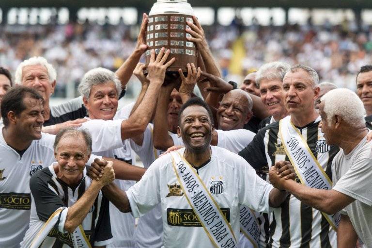 Santos no retirará el 10 en honor a O'rei