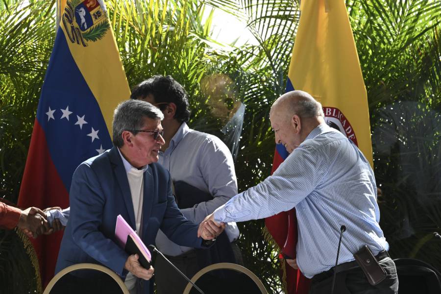 Colombia pacta cese al fuego bilateral con principales grupos armados