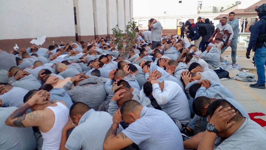 Comando líberó a 25 reos y causó 17 muertos en Cereso de Juárez