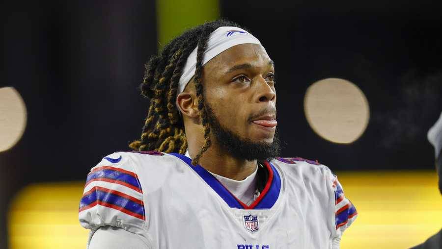 NFL: Damar Hamlin, de los Buffalo Bills, se derrumba en el campo y recibe asistencia médica de urgencia