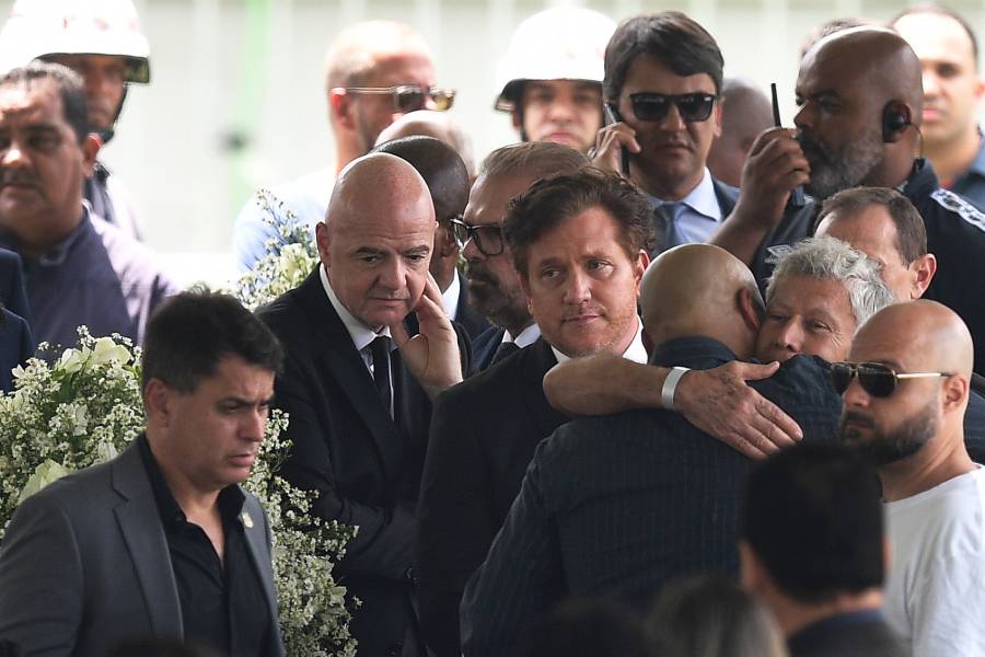 Infantino: FIFA pedirá a países miembros que bauticen estadios con el nombre de Pelé