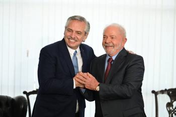Fern&aacute;ndez se re&uacute;ne con Lula y celebra 