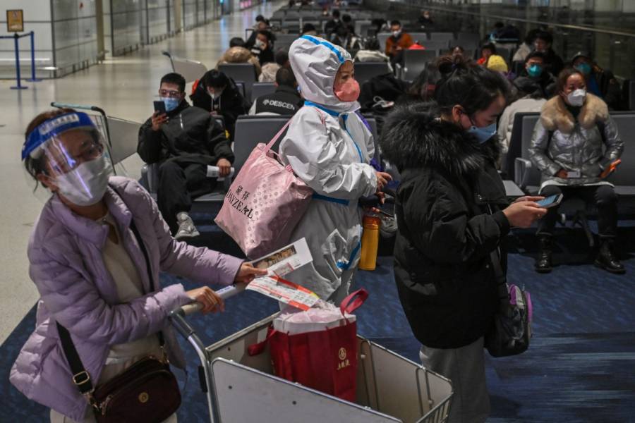 UE anima a sus miembros a exigir pruebas negativas a viajeros procedentes de China