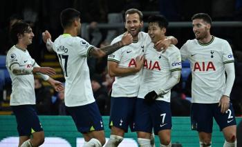 Premier League: Harry Kane acerca al Tottenham a los puestos de Champions