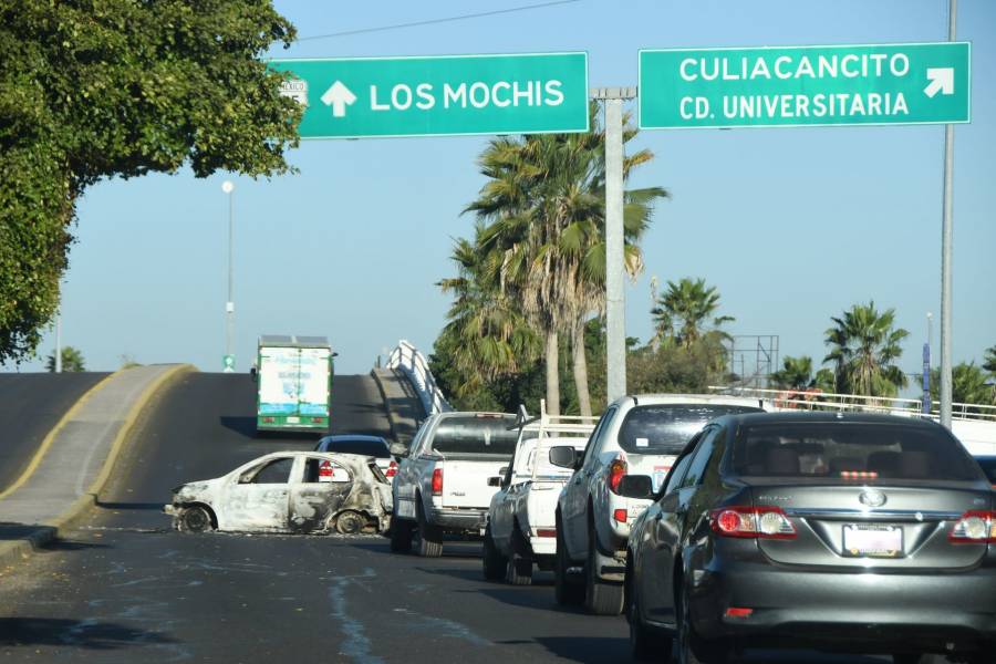 250 autos fueron robados para narcobloqueos por Cártel de Sinaloa tras captura de Ovidio Guzmán