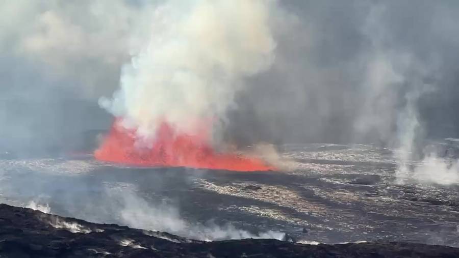 Volcán Kilauea entra en erupción luego de un mes de calma