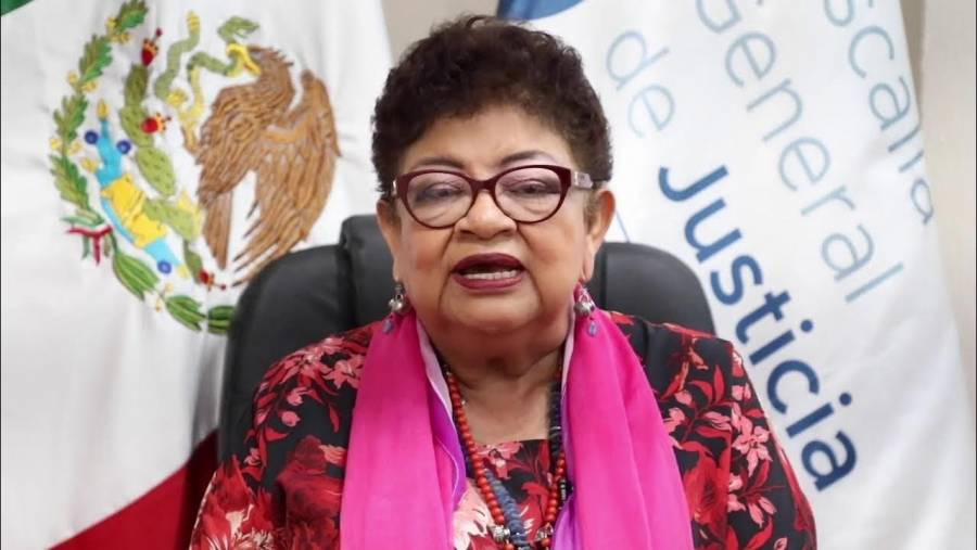 Fiscal Ernestina Godoy llegó al Hospital San Angel Inn para hablar con accidentados del metro La Raza