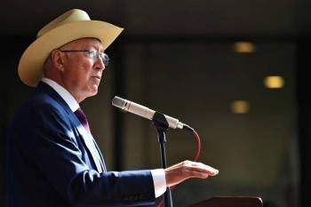 Ken Salazar asegura que relaci&oacute;n M&eacute;xico-EU es muy importante para Biden
