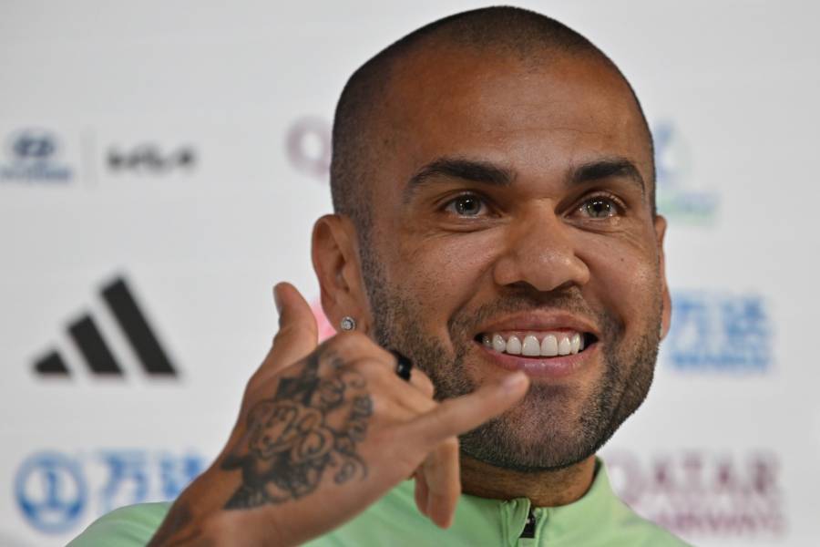 Pumas de Dani Alves se suman a homenajes a Pelé en el fútbol mexicano