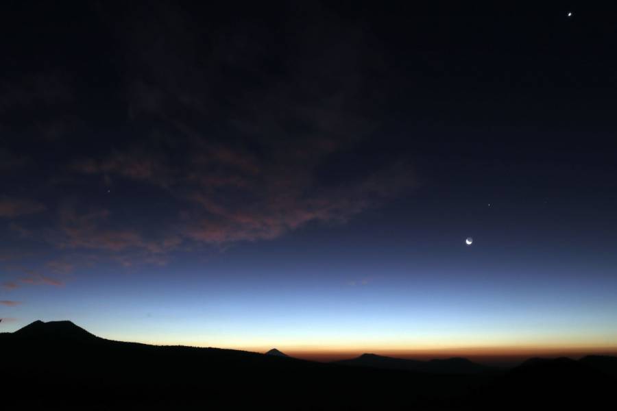 Descubren que la luna de Saturno podría tener vida