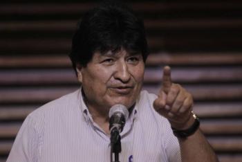 Evo Morales afirma que prohibici&oacute;n de ingreso a Per&uacute; es para distraer violaciones a DDHH