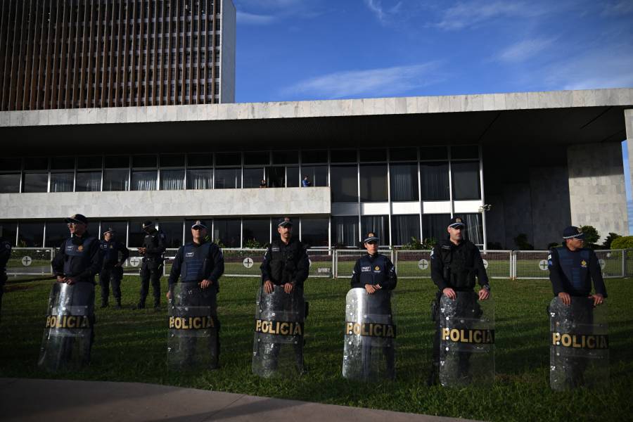 Policía libera a cientos de simpatizantes de Bolsonaro tras asalto en Brasilia