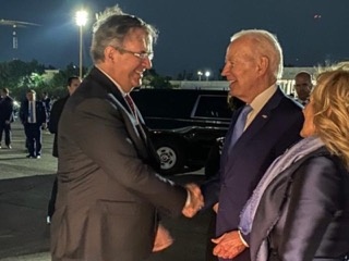 “Gracias por su visita a México”: Ebrard despide a Biden en el AICM
