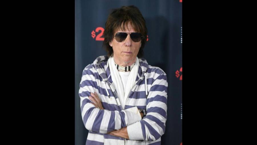 Muere el legendario guitarrista de rock Jeff Beck a los 78 años
