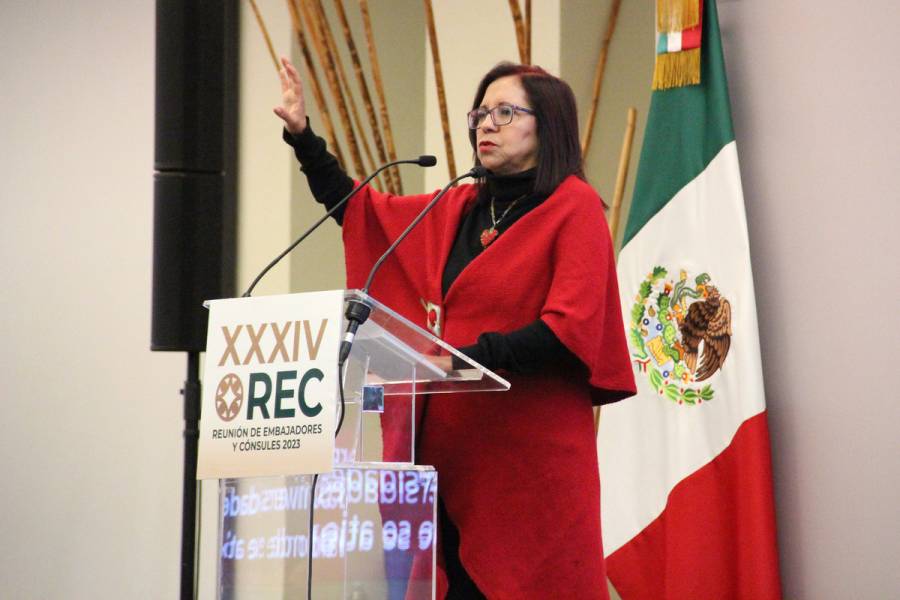 Leticia Ramírez expone a diplomáticos mexicanos avances en el sector educativo