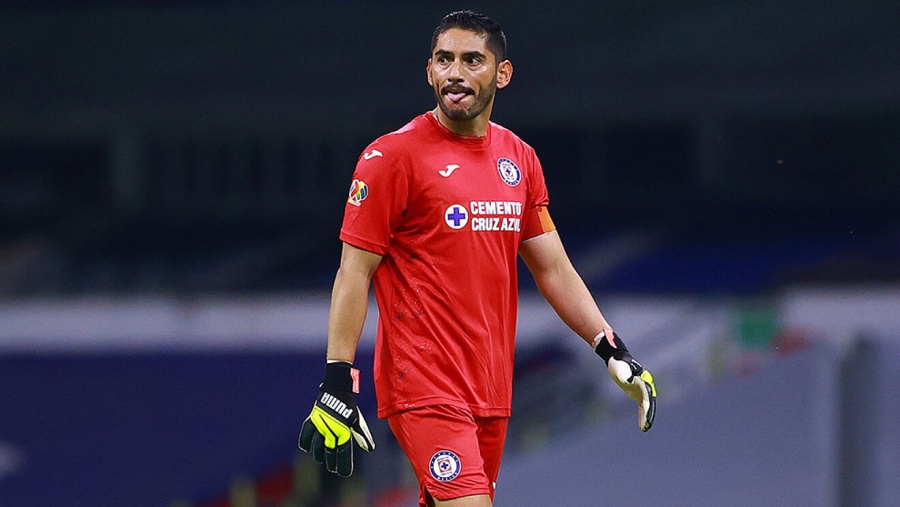 Reconocen a Jesús Corona por cumplir 650 partidos en la Liga MX