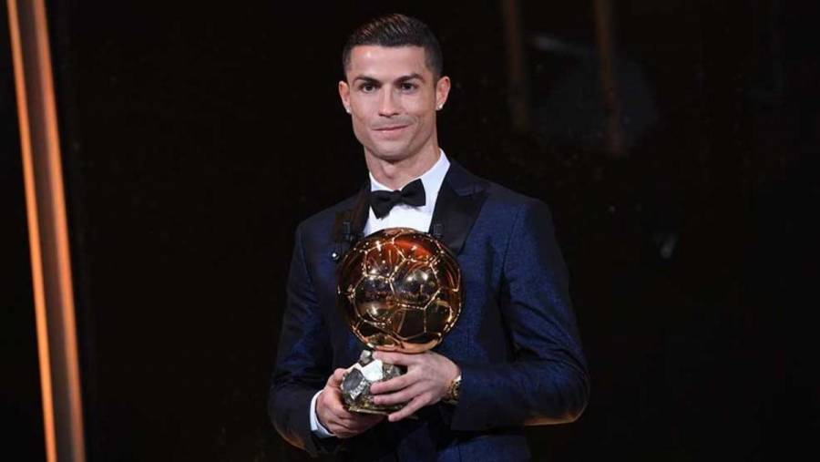 Vendió Cristiano Ronaldo Balón de Oro que Pelé le entregó en 2013