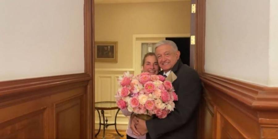 AMLO consiente a Beatriz Gutiérrez por su cumpleaños