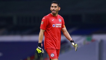 Reconocen a Jesús Corona por cumplir 650 partidos en la Liga MX