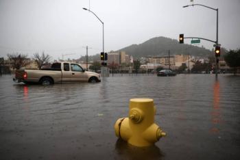 Biden declara estado de cat&aacute;strofe en California, golpeada por intensas lluvias