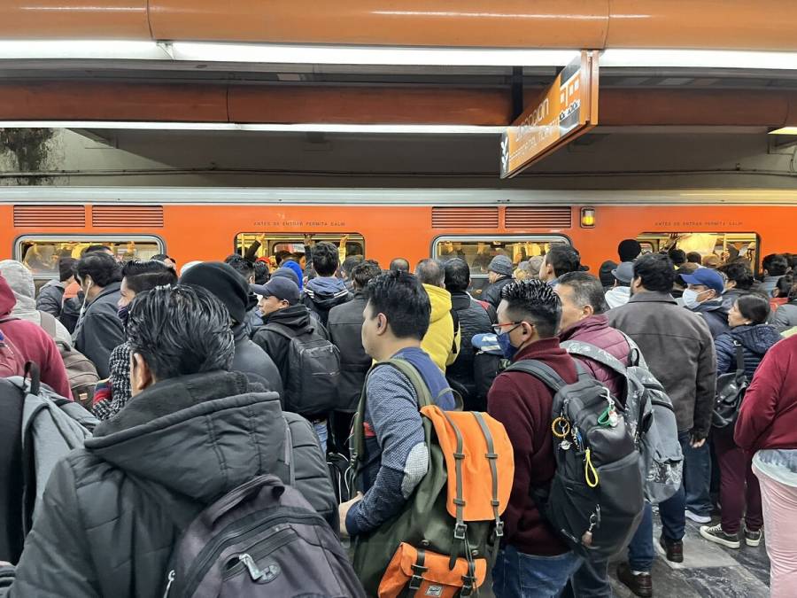 ¡Ahora un apagón! Línea 7 del Metro colapsada de nuevo este lunes