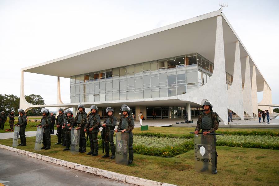 Brasilia duplica la seguridad mientras se investigan los desmanes