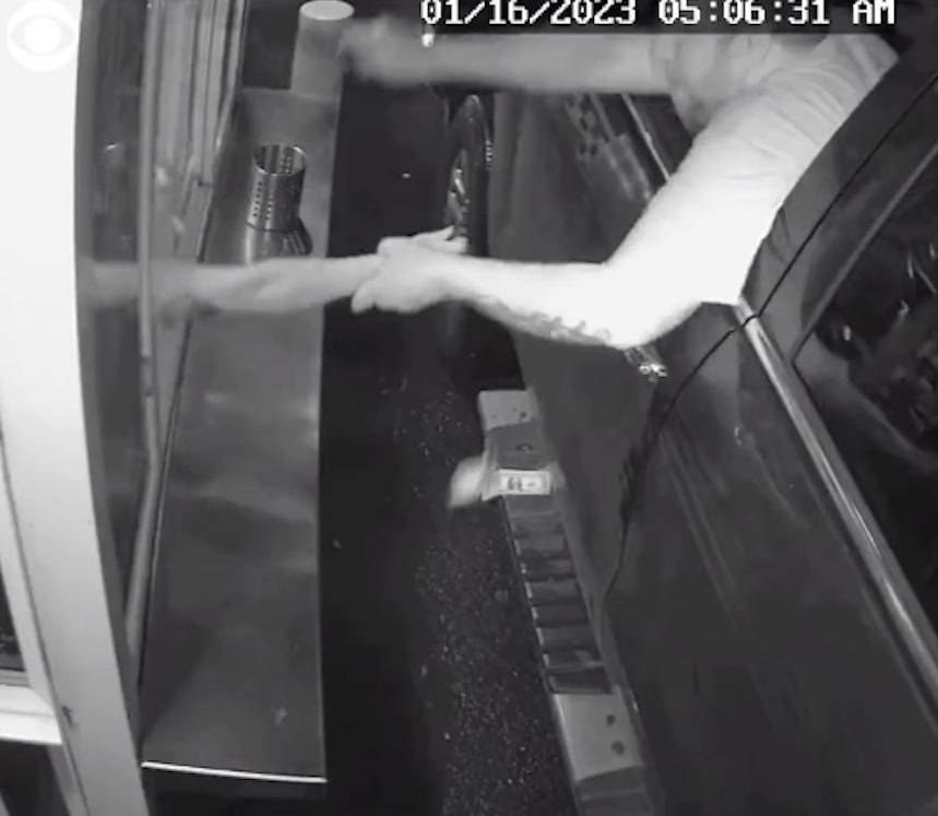 Hombre intenta secuestrar a barista en Washington a través de ventanilla de autoservicio
