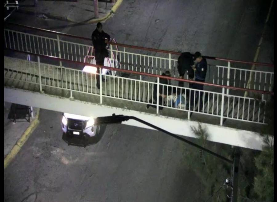 Joven que pretendía suicidarse por discriminación laboral, es ayudado por policías de Neza